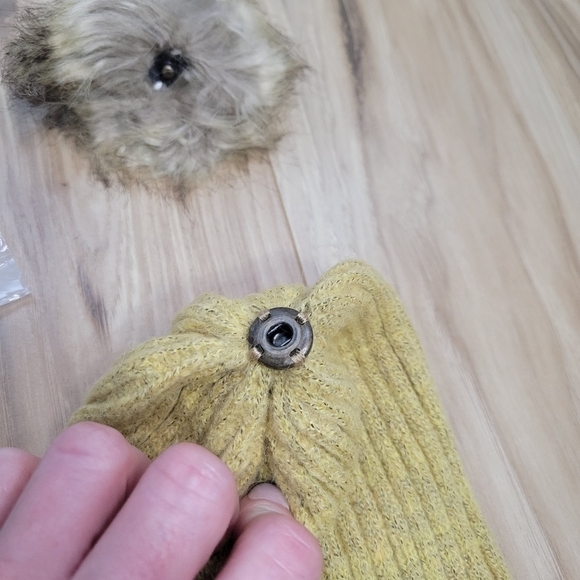 THE SUNRAY BEANIE BY VIRGINA WOLF - Picture 4 of 9